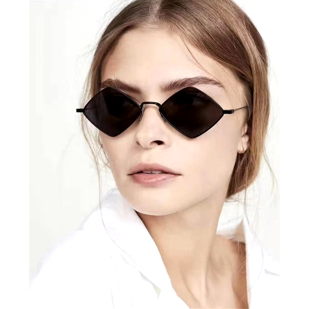 Hipster Polygon Women Sunglasses Irregular Vintage Small Frame Rhombus Ladies Sunglasses Shades Retro Alloy Eyewear Black